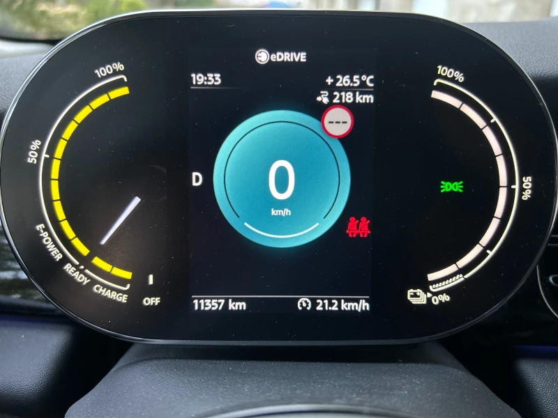 Mini Cooper SE, снимка 13 - Автомобили и джипове - 53511302