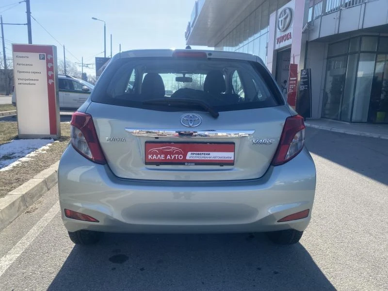 Toyota Yaris 1.0 MT - изображение 3