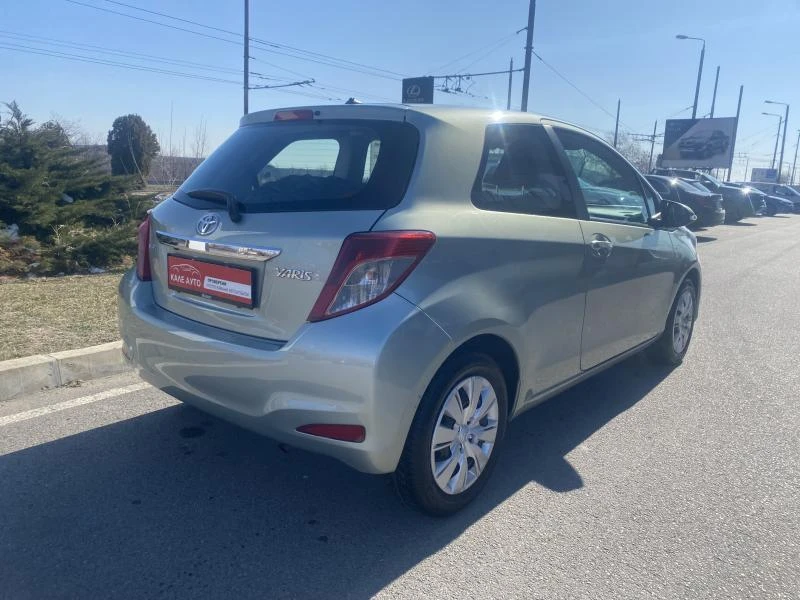 Toyota Yaris 1.0 MT - изображение 4