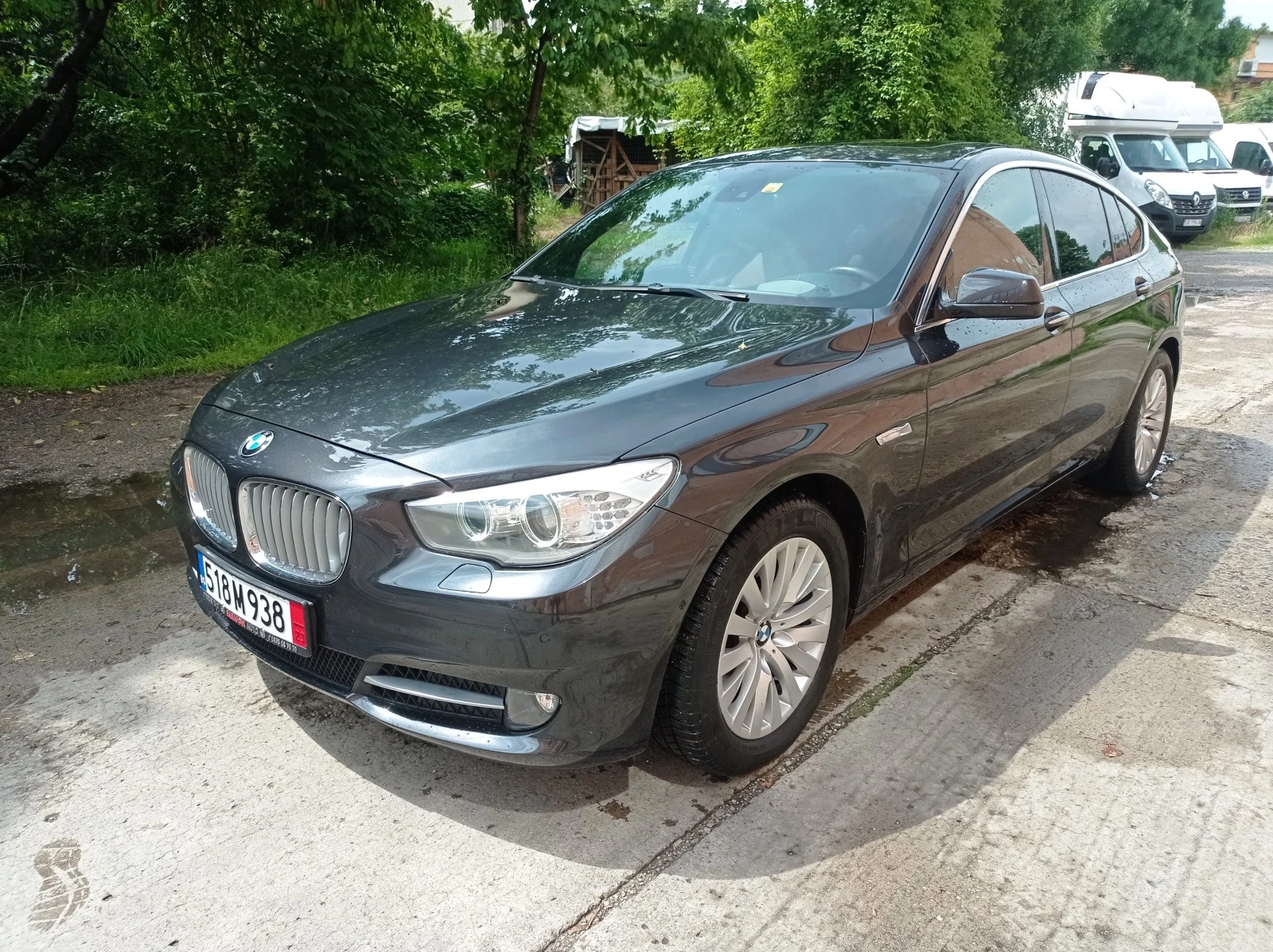 BMW 5 Gran Turismo 550i - изображение 3