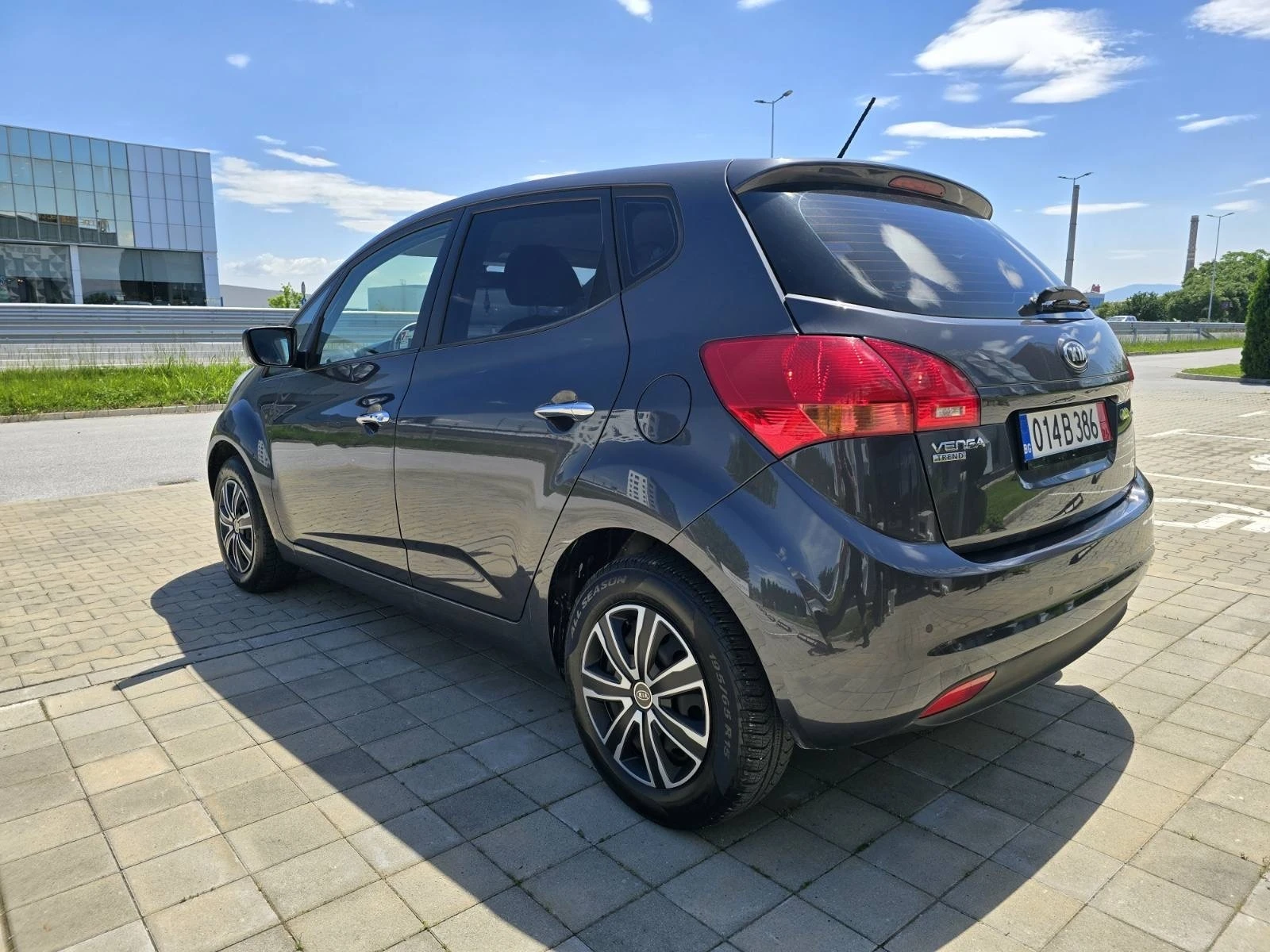 Kia Venga 1.6i 125hp Face!keyless go!Swiss!сервизна книжка! - изображение 6