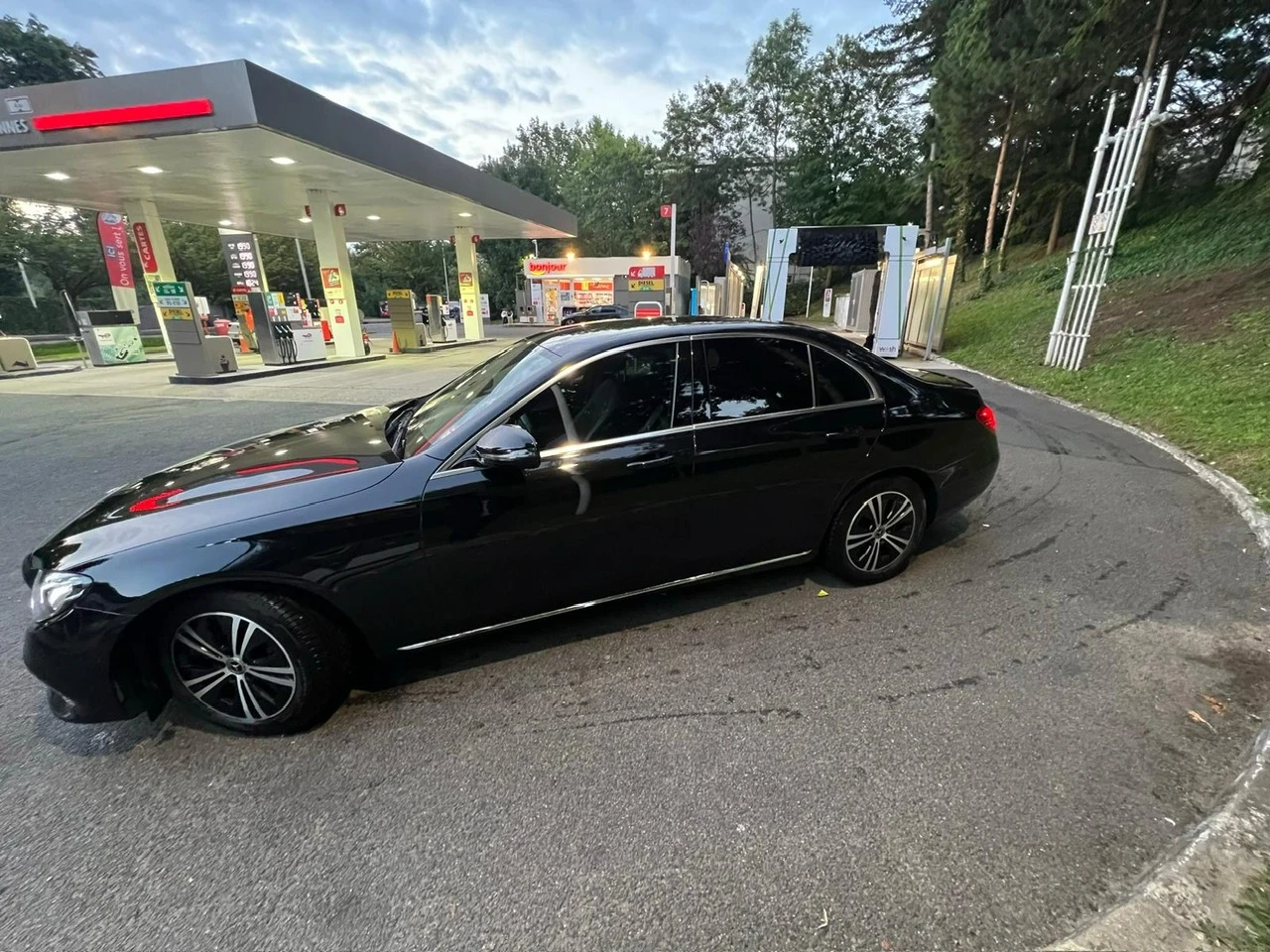 Mercedes-Benz E 220 EXECUTIVE AVANTGARDE 9G  - изображение 2