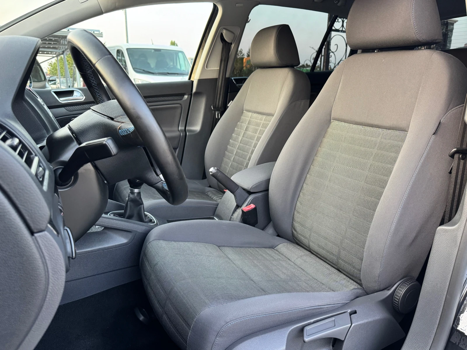 VW Golf 1.9TDI ИТАЛИЯ - изображение 6