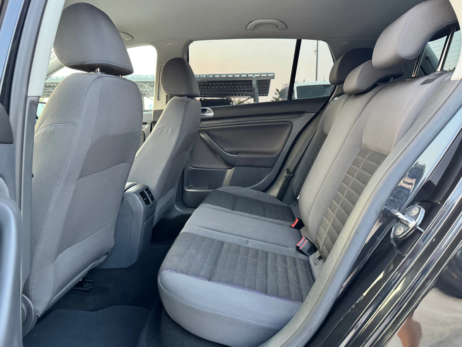 VW Golf 1.9TDI ИТАЛИЯ - изображение 7