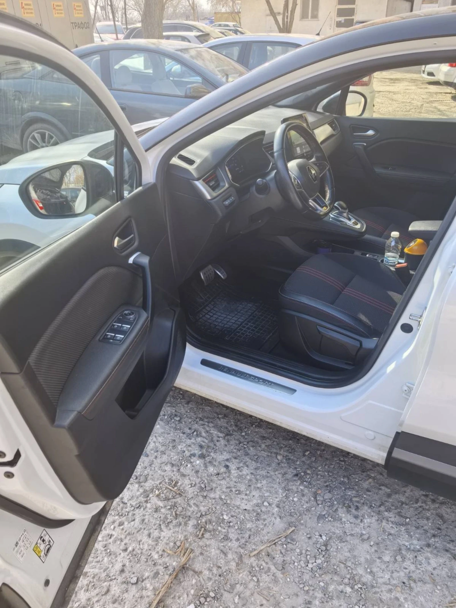 Renault Captur  1.6 HEV * Plug in Hybrid * E-Tech * R.S.line, снимка 16 - Автомобили и джипове - 53758215