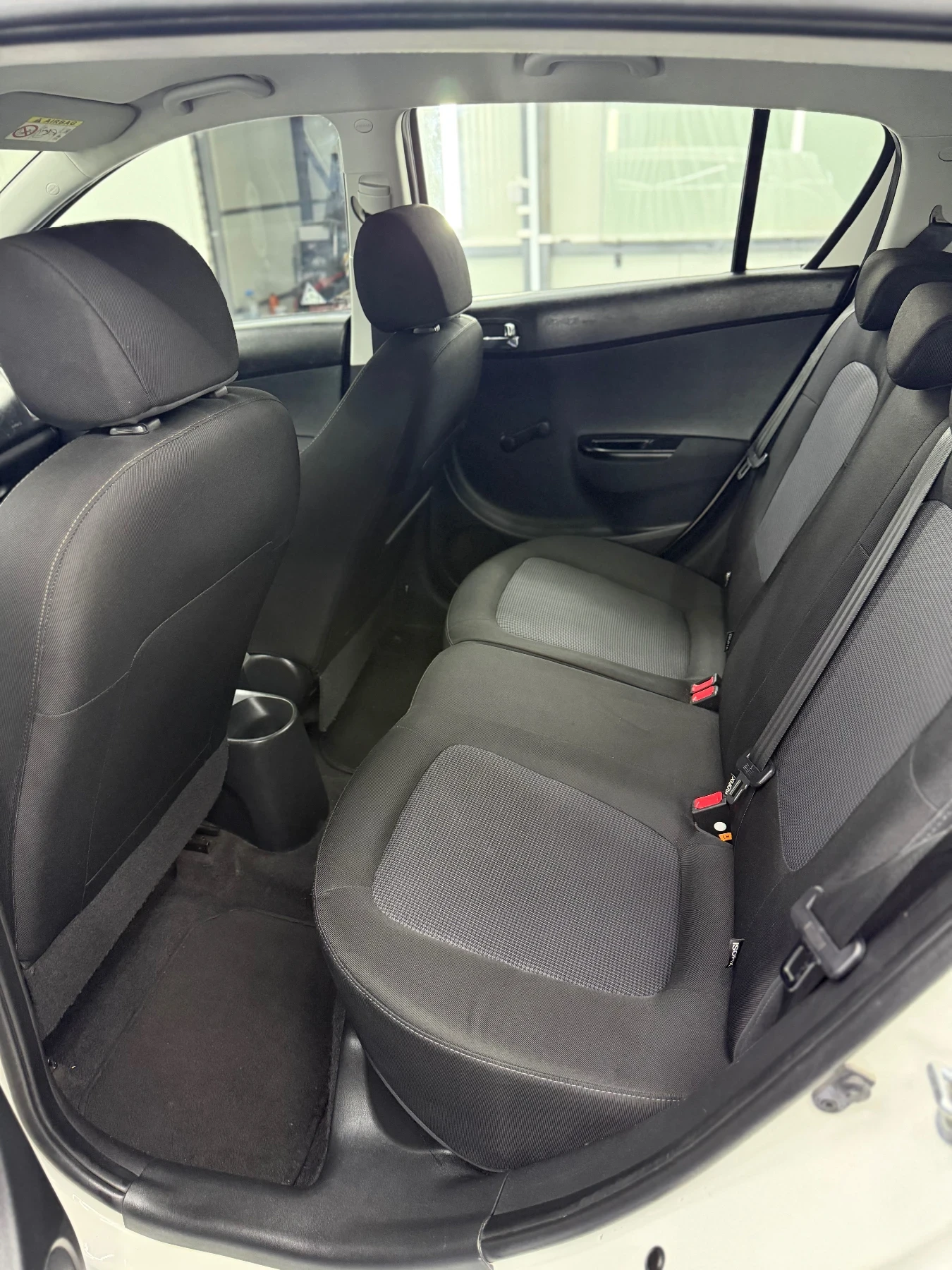Hyundai I20 Hyndai i20 1.2 бензин ТОП!, снимка 8 - Автомобили и джипове - 54109335