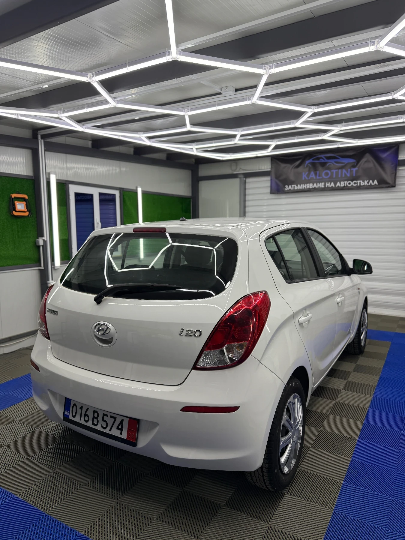 Hyundai I20 Hyndai i20 1.2 бензин ТОП!, снимка 4 - Автомобили и джипове - 54109335