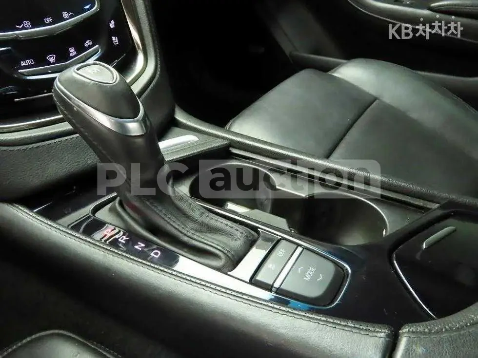 Cadillac Cts КОЖА/ОБДУХ/ПОДГЕВ/ЛИЗИНГ ОТ 175 ЕВРО НА МЕСЕЦ , снимка 10 - Автомобили и джипове - 54111967