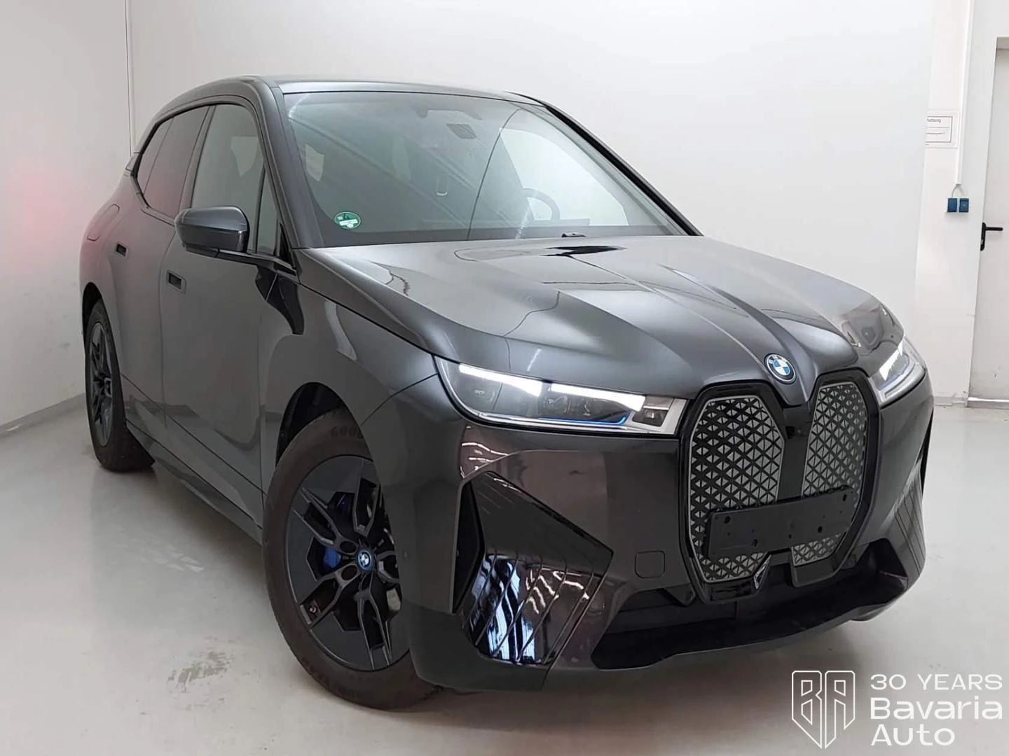 BMW iX 40 xDrive Sport, снимка 4 - Автомобили и джипове - 54428152