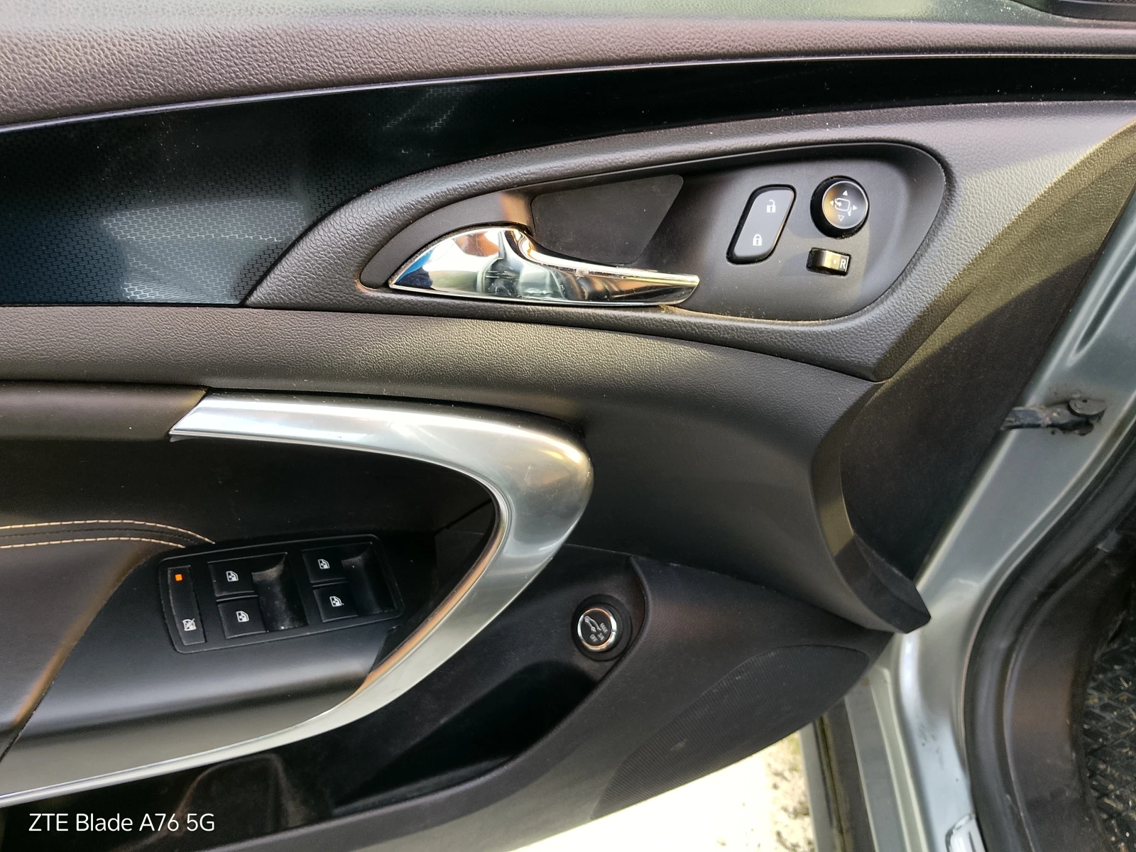 Opel Insignia, снимка 5 - Автомобили и джипове - 54620786