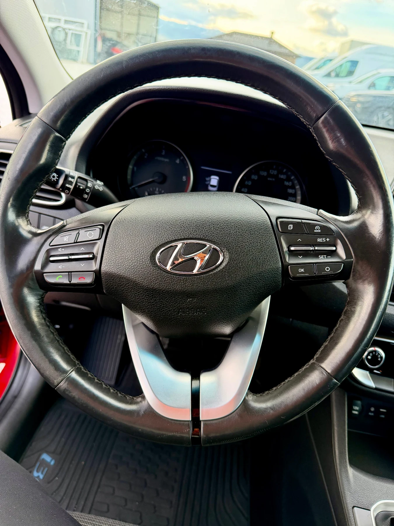 Hyundai I30 1.6, снимка 13 - Автомобили и джипове - 54756368