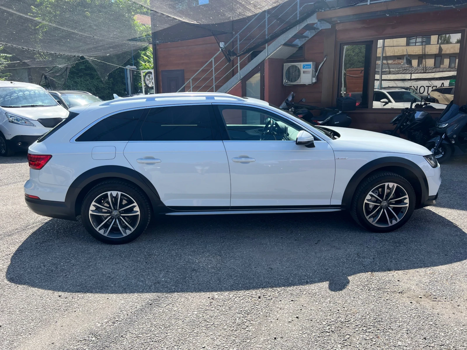 Audi A4 Allroad 2.0 TDI 190 Quattro Навигация Панорама, снимка 4 - Автомобили и джипове - 54837035