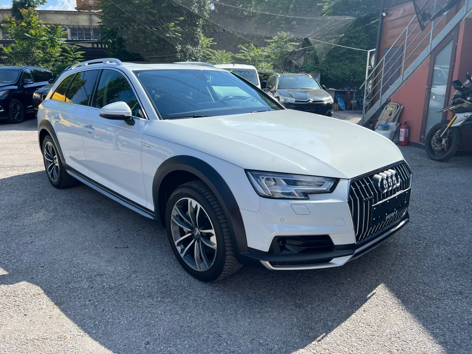 Audi A4 Allroad 2.0 TDI 190 Quattro Навигация Панорама, снимка 3 - Автомобили и джипове - 54837035