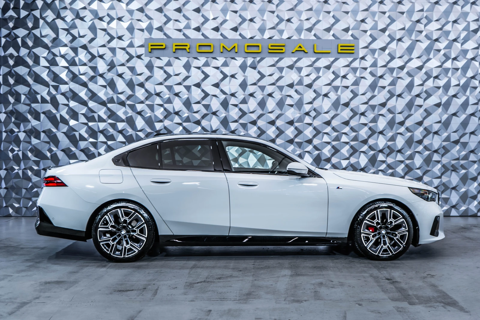 BMW 540 d xDrive* M-Sport* Pano* H/K, снимка 6 - Автомобили и джипове - 54884460