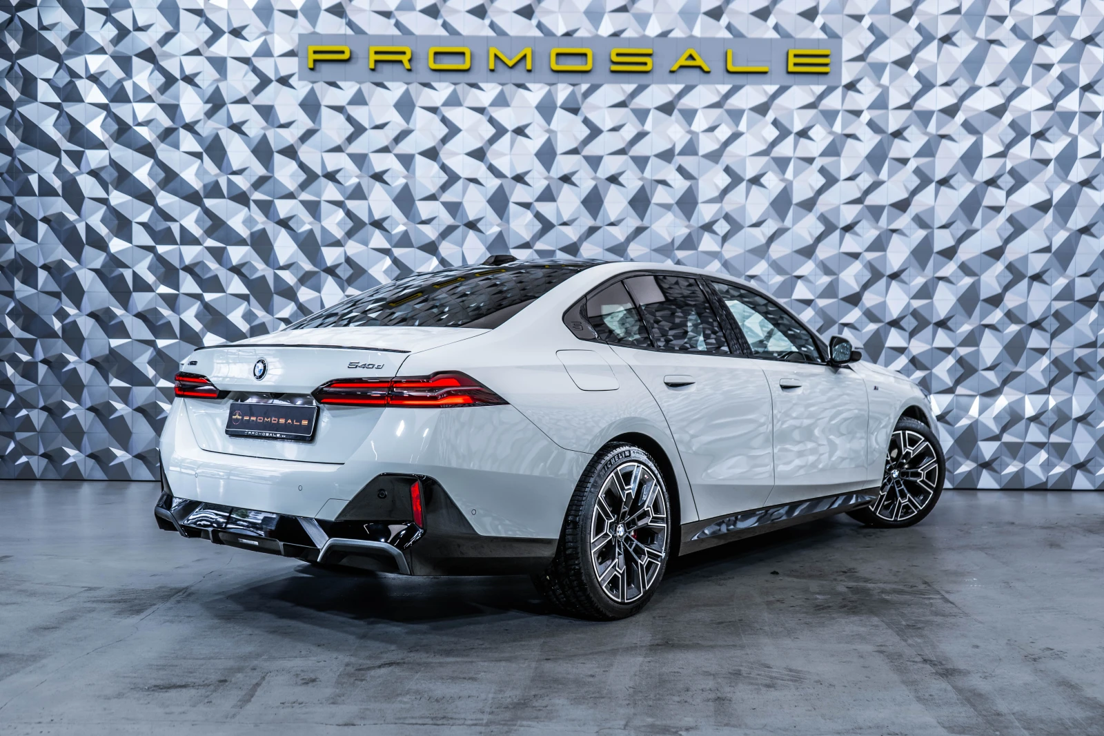 BMW 540 d xDrive* M-Sport* Pano* H/K, снимка 4 - Автомобили и джипове - 54884460