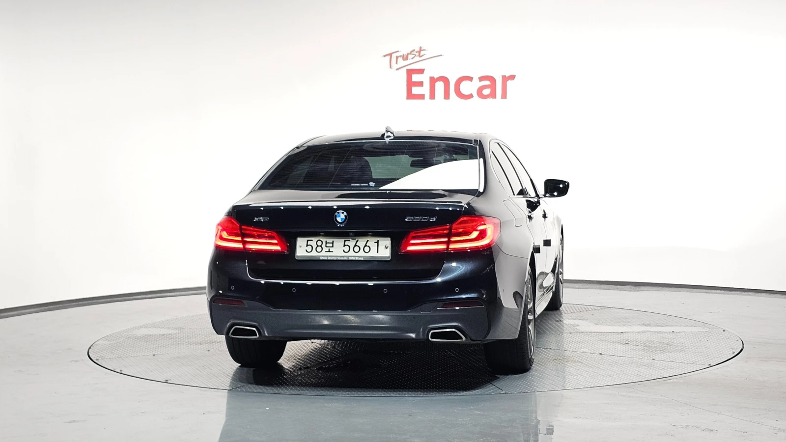 BMW 520 | Дистроник | Подгрев | Шибидах | , снимка 4 - Автомобили и джипове - 55191974