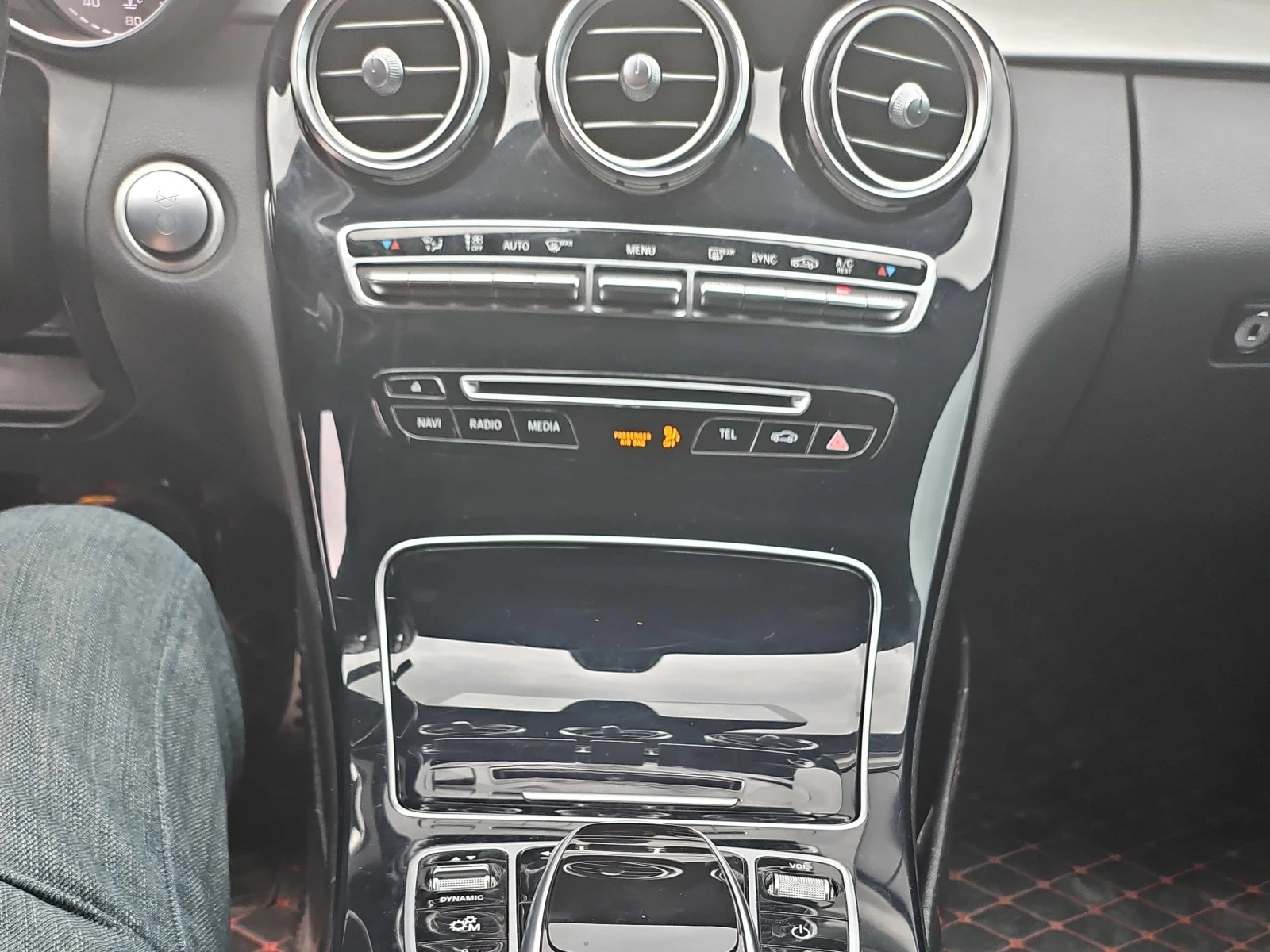 Mercedes-Benz C 43 AMG * CARFAX * BURMESTER * ОПЦИЯ ЗА ФИНАНСИРАНЕ, снимка 9 - Автомобили и джипове - 55943621
