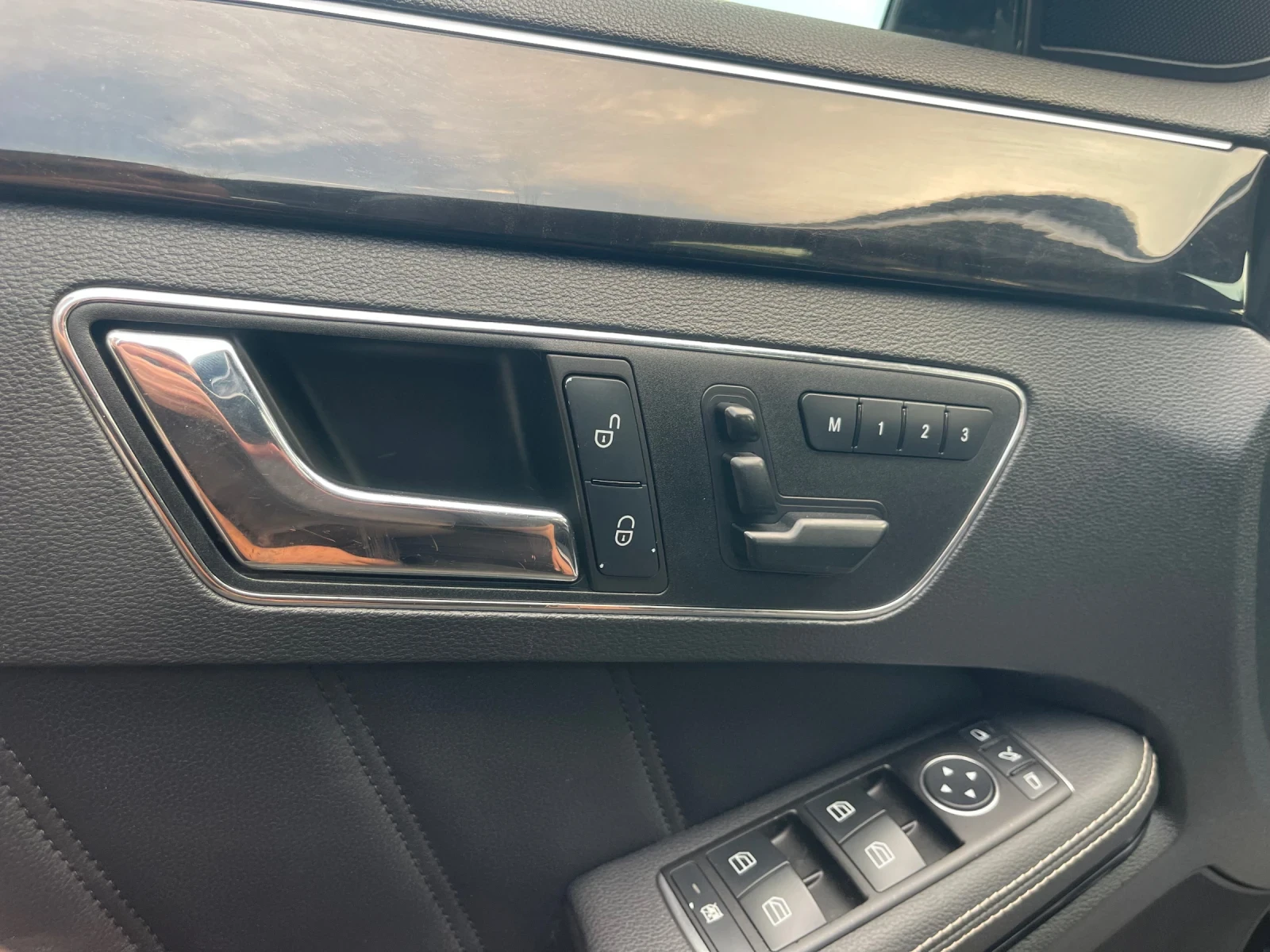 Mercedes-Benz E 350 CDI 265к.с АМГ ПАКЕТ, снимка 13 - Автомобили и джипове - 55952033