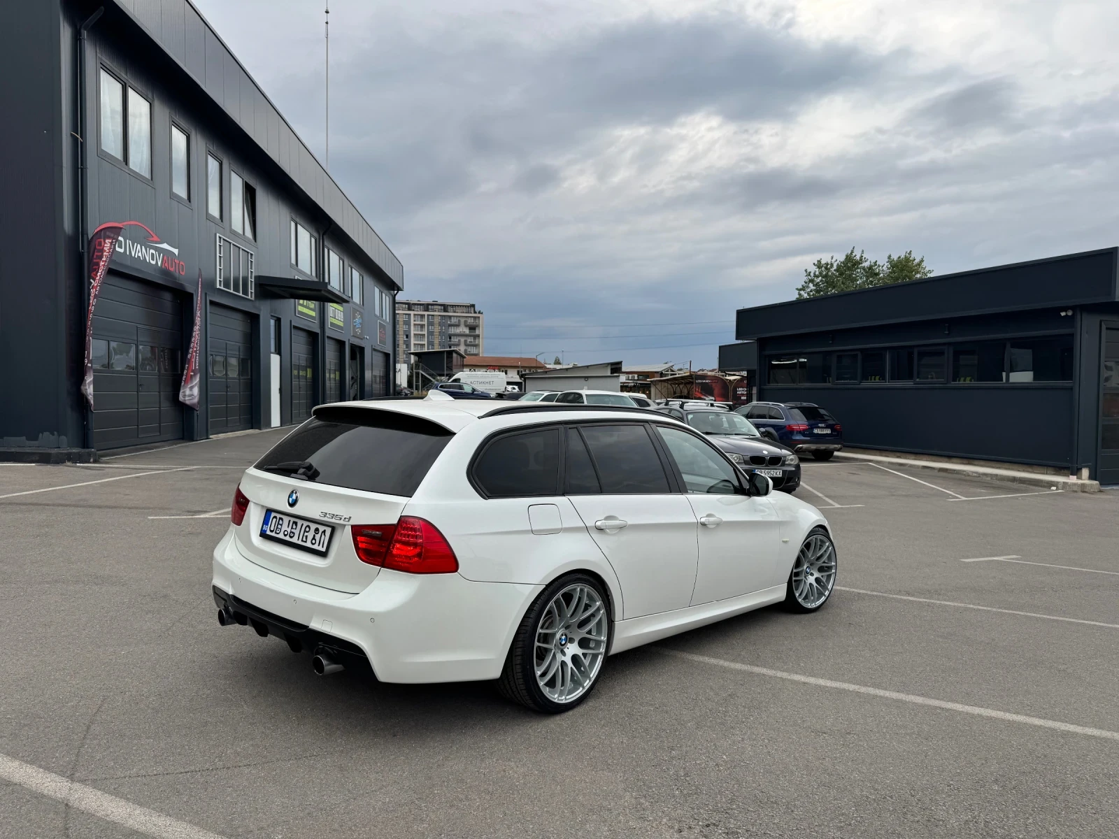 BMW 335 D/LCI/INDIVIDUAL/M-PACK/KEYLESS, снимка 6 - Автомобили и джипове - 56045669
