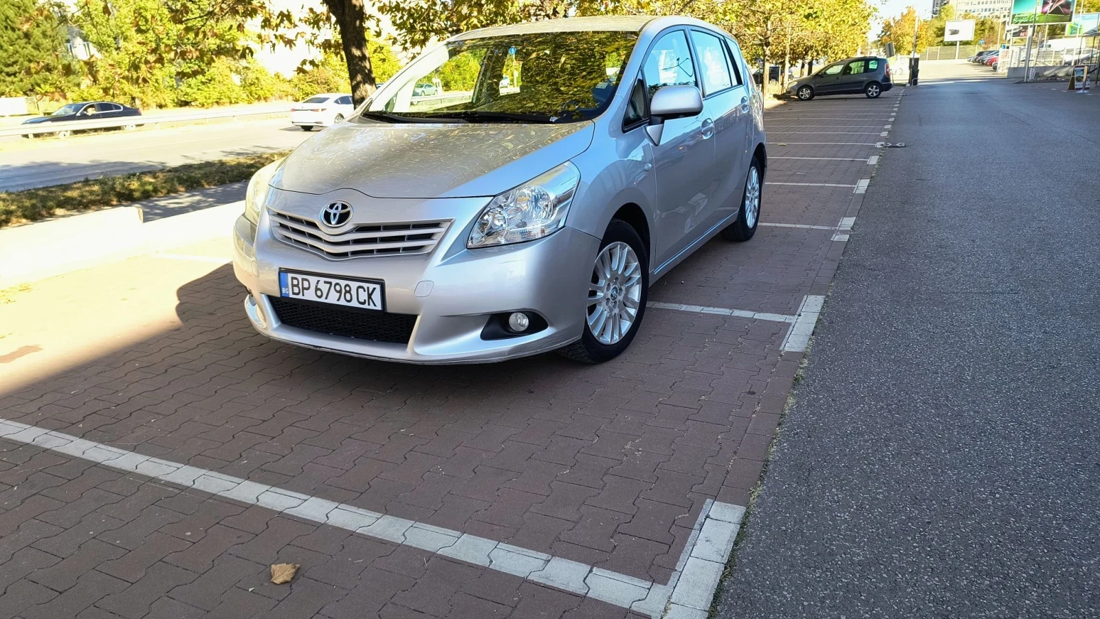 Toyota Verso, снимка 2 - Автомобили и джипове - 56363934