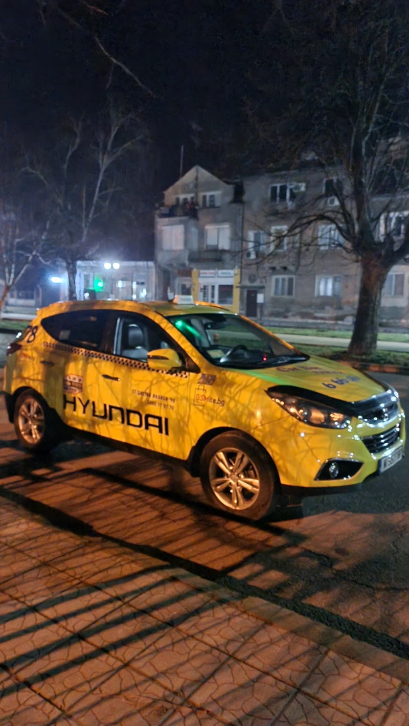 Hyundai IX35 2.0 ГАЗ/Бензин, снимка 10 - Автомобили и джипове - 49521478