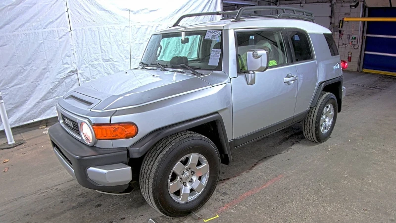 Toyota Fj cruiser, снимка 1 - Автомобили и джипове - 48752979