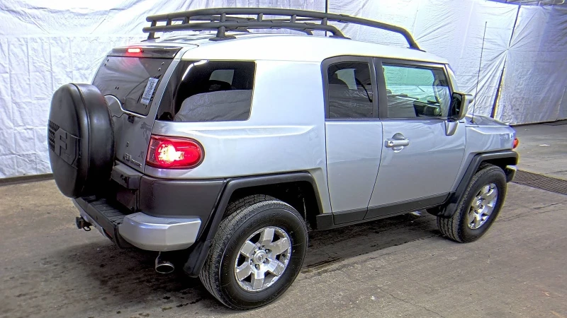 Toyota Fj cruiser, снимка 6 - Автомобили и джипове - 48752979