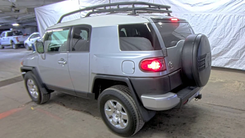 Toyota Fj cruiser, снимка 4 - Автомобили и джипове - 48752979