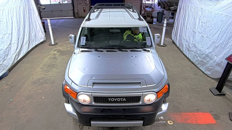 Toyota Fj cruiser, снимка 2 - Автомобили и джипове - 48752979