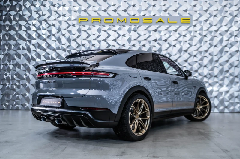 Porsche Cayenne Turbo GT* E-Hybrid Coupe* Carbon* Alcantara* Лизин, снимка 4 - Автомобили и джипове - 52836796
