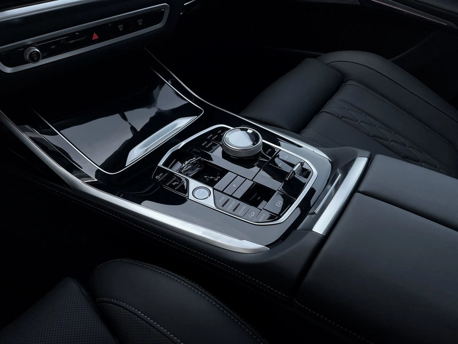 BMW X7 M60i xDrive = NEW= M-Sport Pro Гаранция - изображение 9