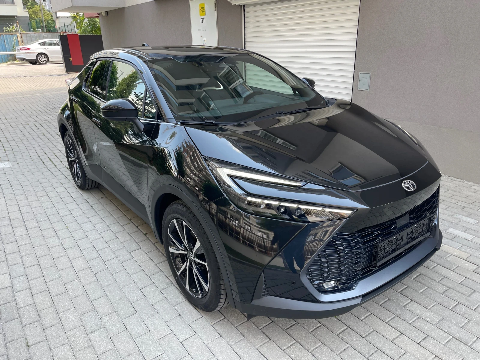 Toyota C-HR 2.0 HYBRID  - изображение 2