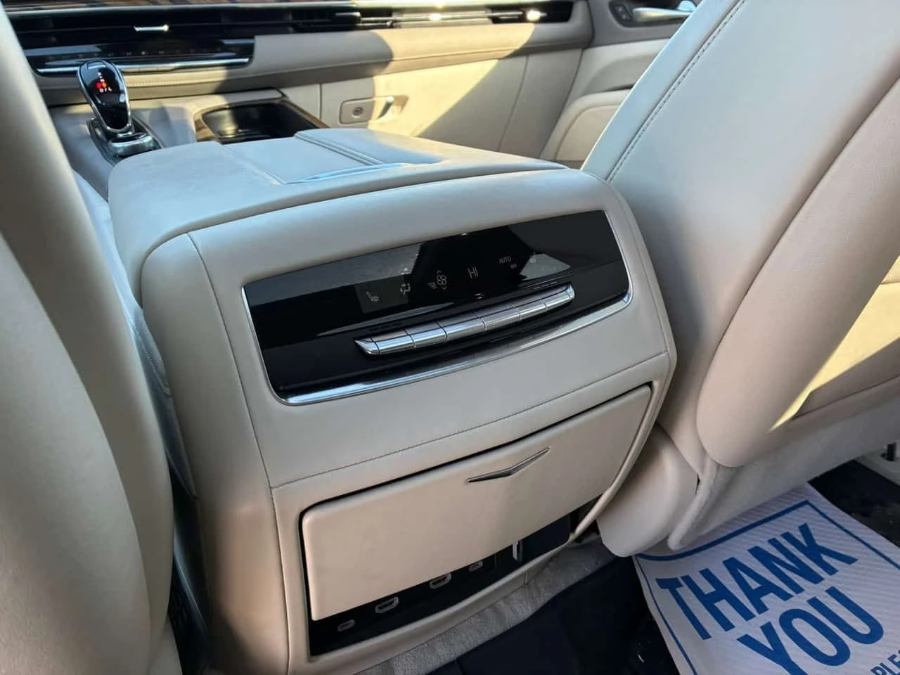 Cadillac Escalade * 4WD Premium Luxury Platinum * CARFAX * ЦЕНА ДО Б - изображение 10