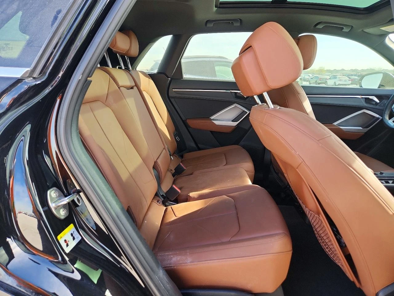 Audi Q3 2.0l Premium Plus S Line 45, снимка 11 - Автомобили и джипове - 53938539