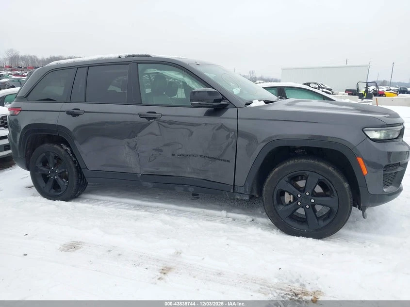 Jeep Grand cherokee 3.6l Altitude X 4X4, снимка 6 - Автомобили и джипове - 54106295