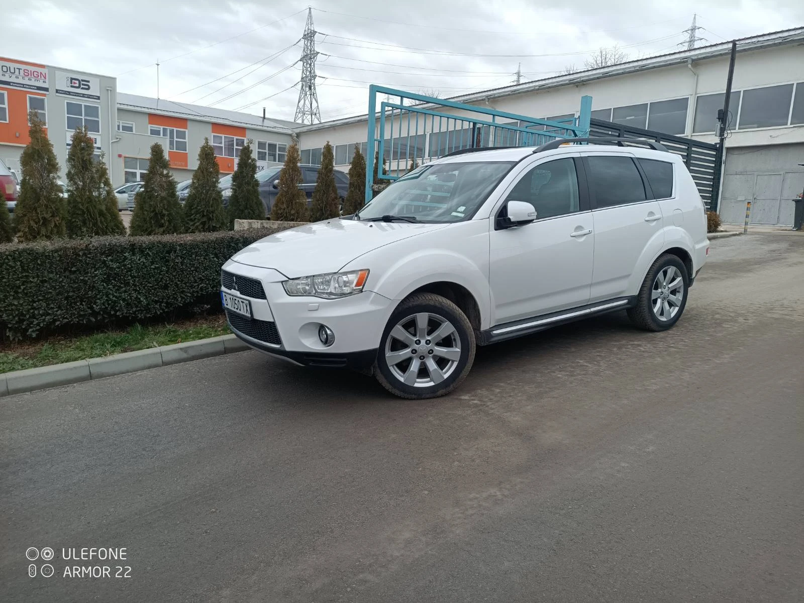 Mitsubishi Outlander, снимка 2 - Автомобили и джипове - 55165357