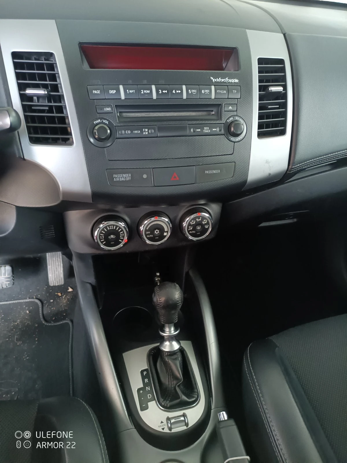 Mitsubishi Outlander, снимка 6 - Автомобили и джипове - 55165357