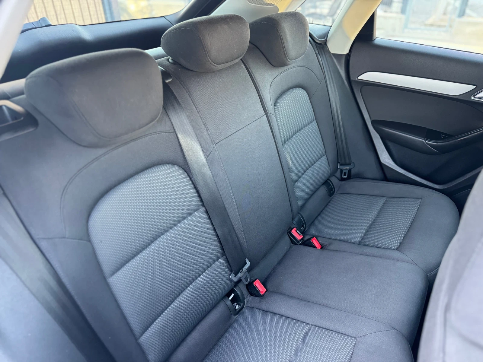 Audi Q3 2.0tdi, снимка 11 - Автомобили и джипове - 55571791
