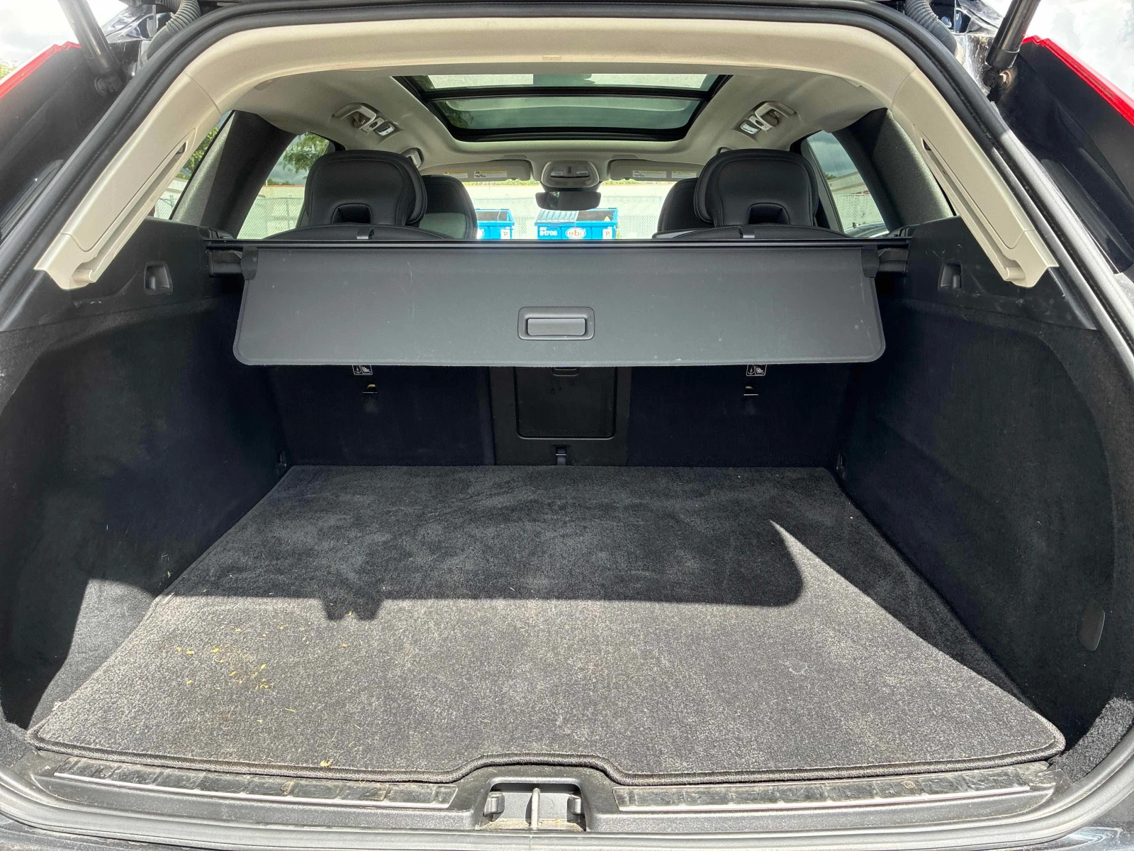Volvo XC60 Plus Dark Theme | CARFAX | АВТОФИНАНСИРАНЕ, снимка 13 - Автомобили и джипове - 55857077