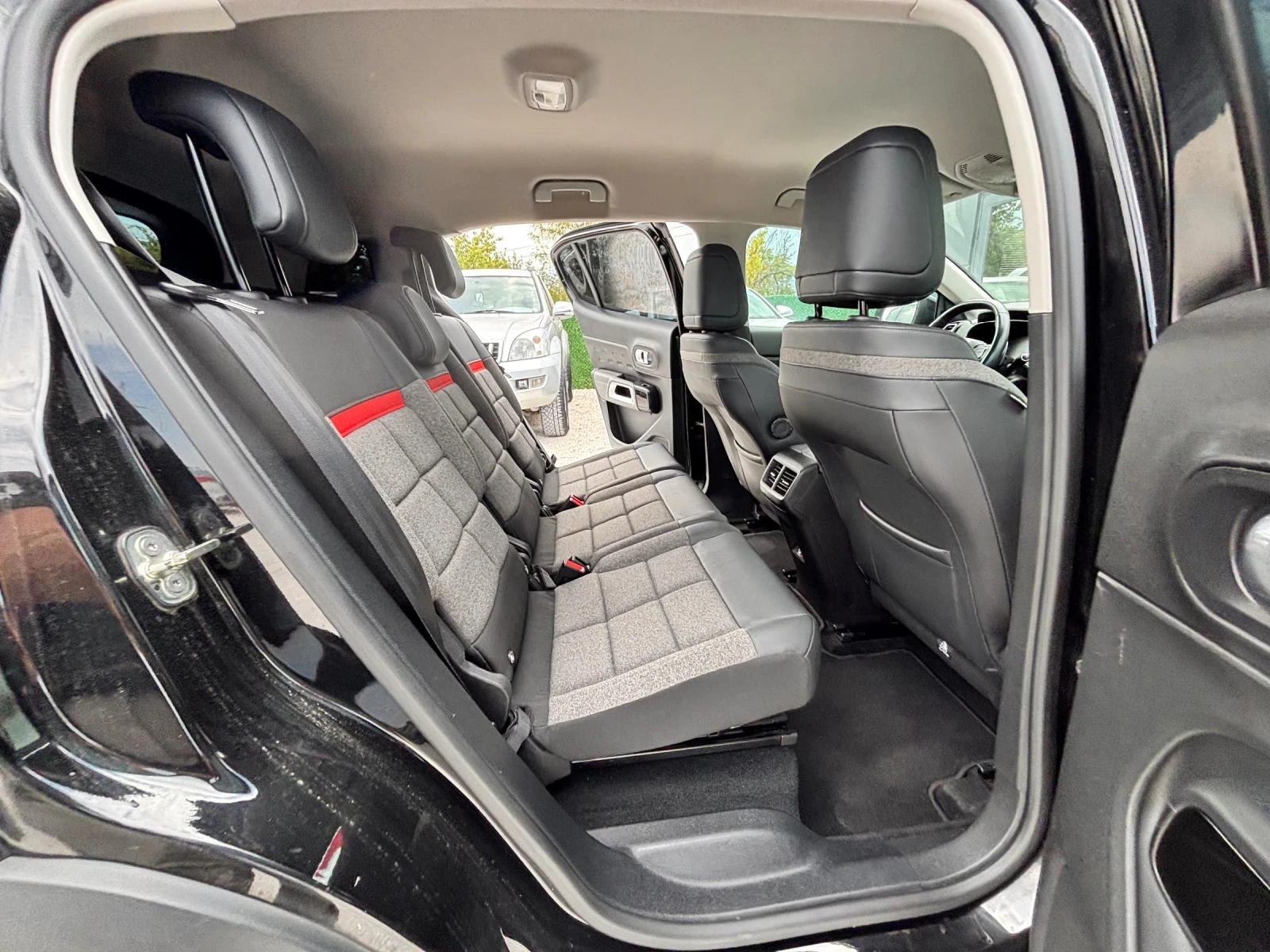 Citroen C5 Aircross 1.5D/NAVI/LED/TOP, снимка 12 - Автомобили и джипове - 56060836