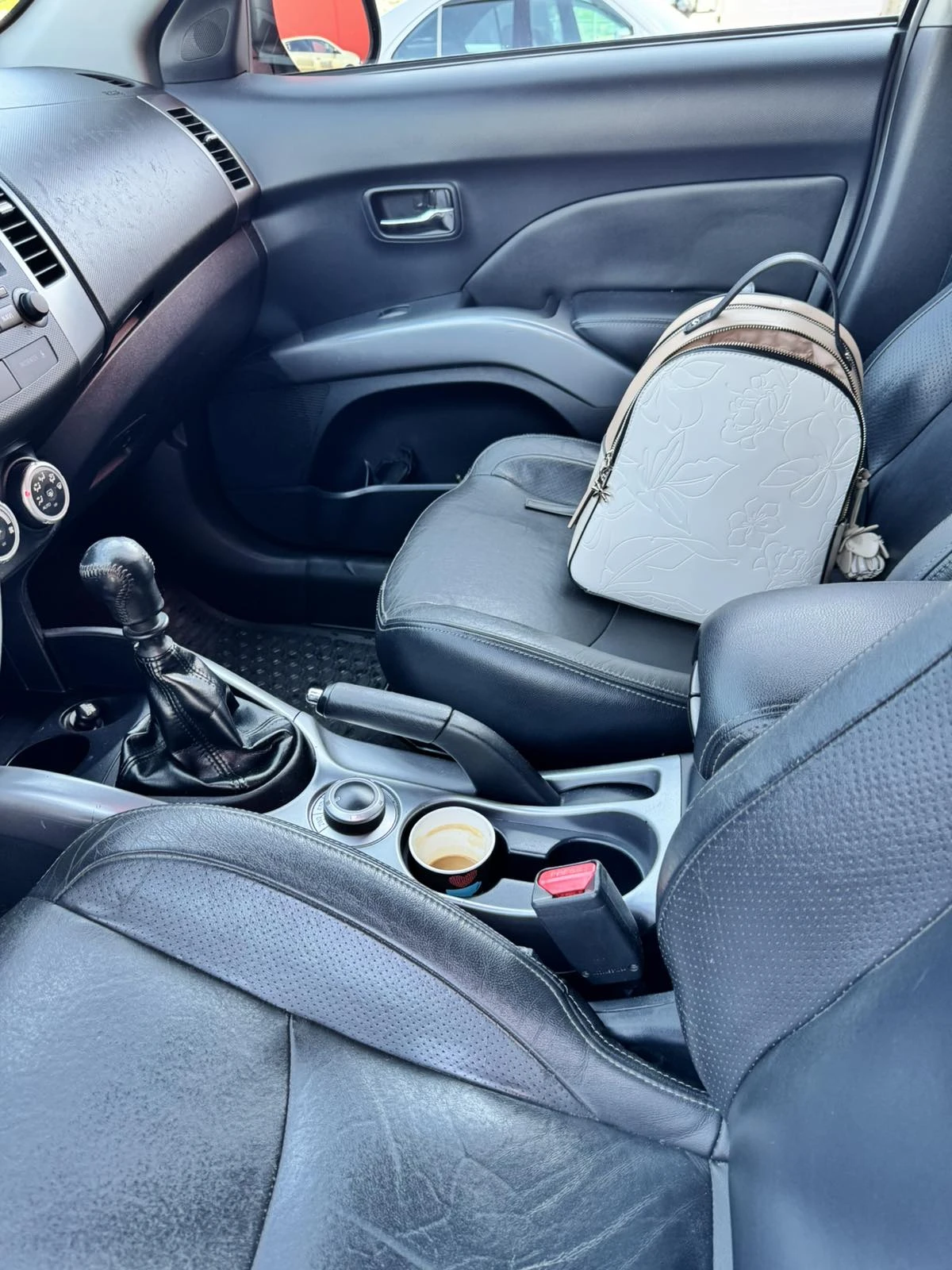 Citroen C-Crosser 2.2 HDI, снимка 17 - Автомобили и джипове - 56247454