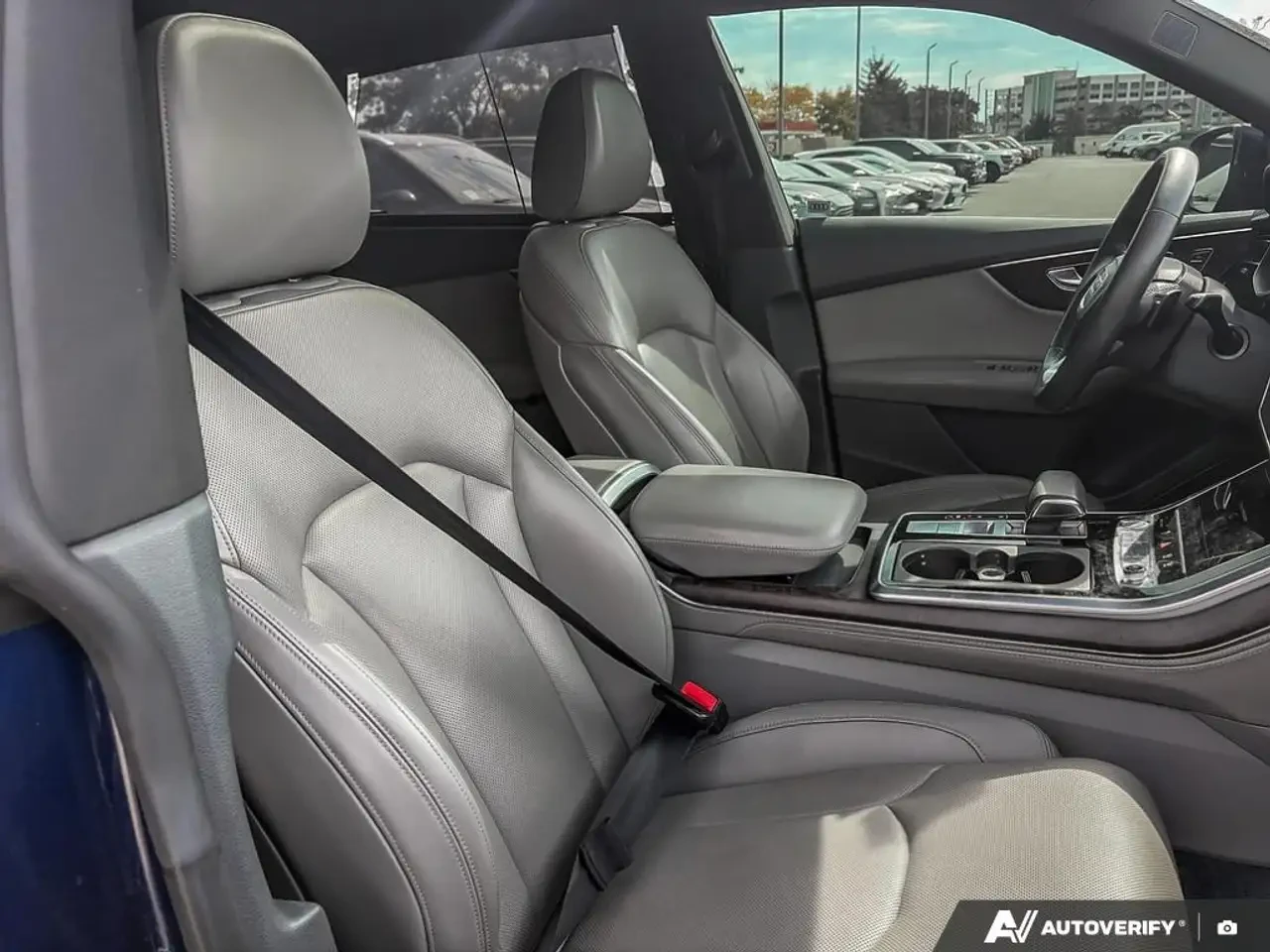 Audi Q8 ДИСТРОНИК* ВАКУМ* 360 КАМЕРИ* ХЕД-ЪП* КРАЙНА ЦЕНА*, снимка 7 - Автомобили и джипове - 56375206