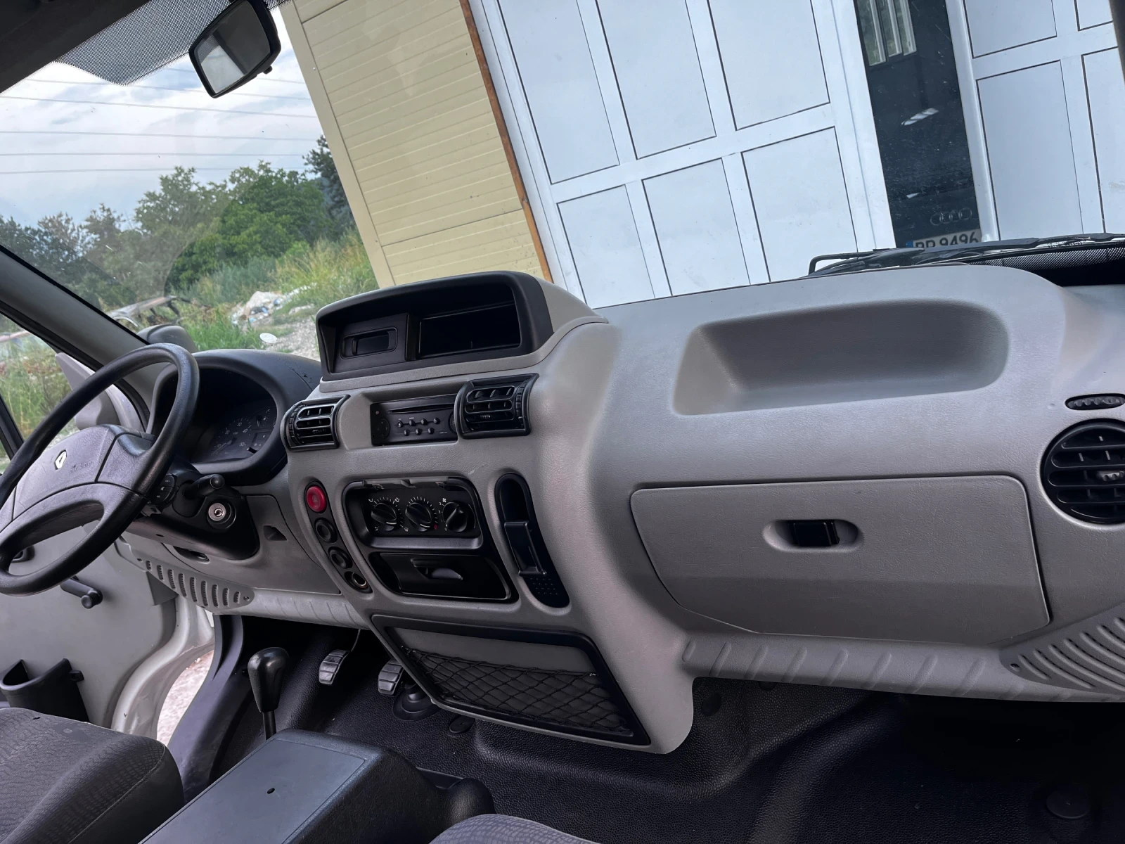 Renault Master 2.8 dti Швейцария, снимка 11 - Бусове и автобуси - 55365817