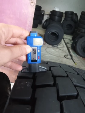 Гуми, снимка 5