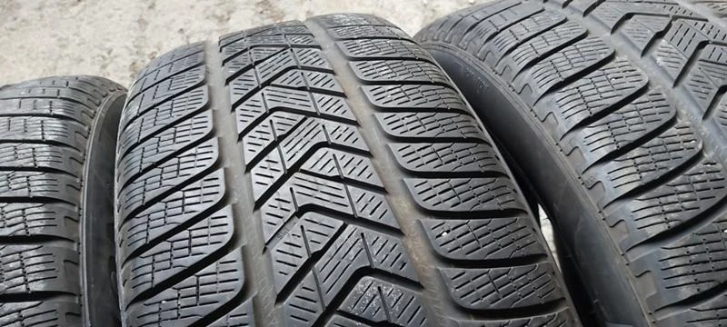 Гуми Зимни 255/50R20, снимка 4 - Гуми и джанти - 30924903