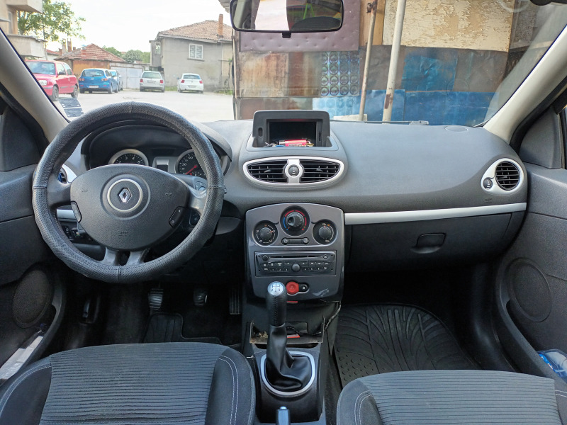 Renault Clio, снимка 5 - Автомобили и джипове - 46060407