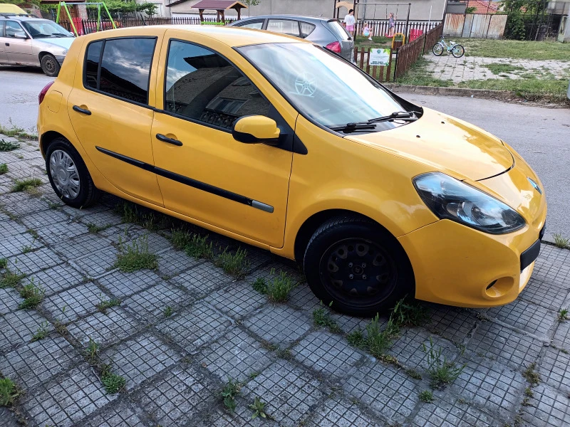 Renault Clio, снимка 6 - Автомобили и джипове - 46986629