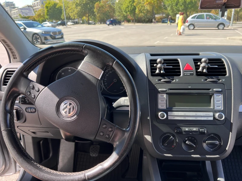 VW Golf VW Golf 5 1.9TDI 6 скорости, снимка 8 - Автомобили и джипове - 47368120