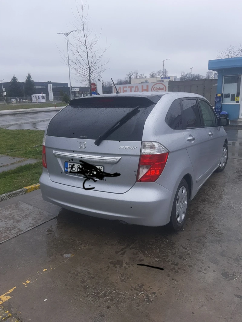 Honda Fr-v, снимка 4 - Автомобили и джипове - 47402937