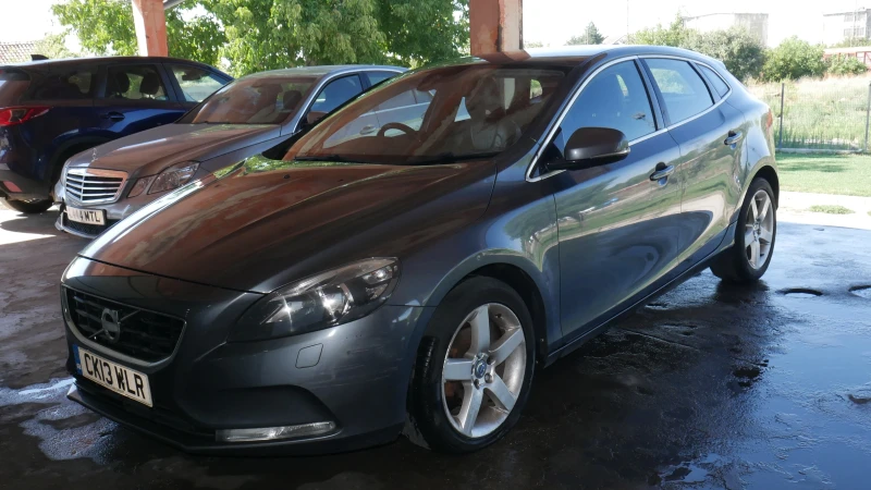 Volvo V40, снимка 2 - Автомобили и джипове - 48195786